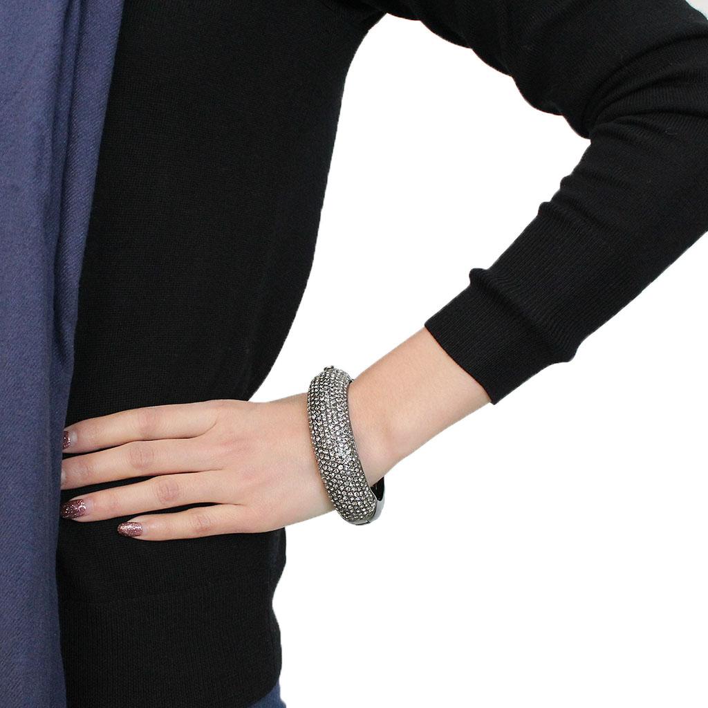 LO4304 - TIN Cobalt Black Brass Bangle with Top Grade Crystal  in Black Diamond Alamode