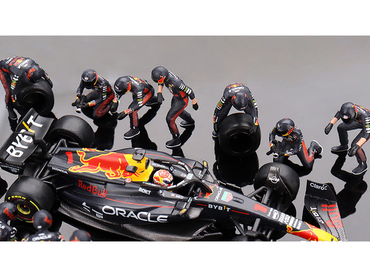 Red Bull RB19 #1 Max Verstappen Winner Formula One F1 "Japanese GP" (2023) with Red Bull Pit Crew Set of 21 pieces Limited Edition to 5000 pieces Worldwide 1/64 Diecast Model Car by Mini GT Mini GT