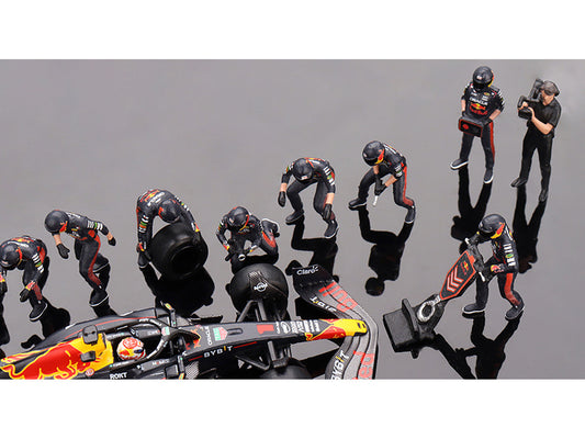 Red Bull RB19 #1 Max Verstappen Winner Formula One F1 "Japanese GP" (2023) with Red Bull Pit Crew Set of 21 pieces Limited Edition to 5000 pieces Worldwide 1/64 Diecast Model Car by Mini GT Mini GT