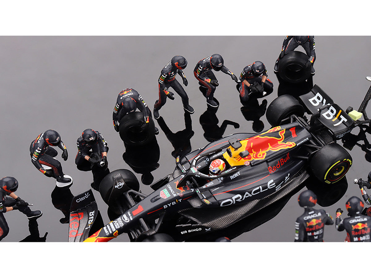 Red Bull RB19 #1 Max Verstappen Winner Formula One F1 "Japanese GP" (2023) with Red Bull Pit Crew Set of 21 pieces Limited Edition to 5000 pieces Worldwide 1/64 Diecast Model Car by Mini GT Mini GT