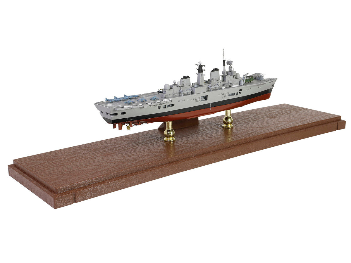 British HMS Invincible (R05) Aircraft Carrier Full-Hull Edition "Falklands War" (1982) British Royal Navy "Battleship" Series 1/700 Diecast Model by Metal Proud Metal Proud