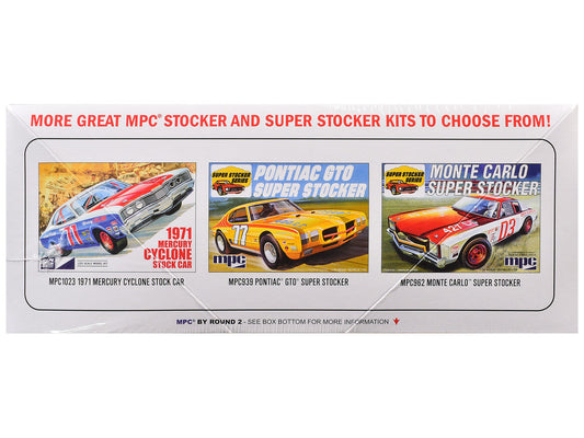 Skill 2 Model Kit 1972 Ford Torino Stock Car "Bobby Isaac" 1/25 Scale Model by MPC MPC