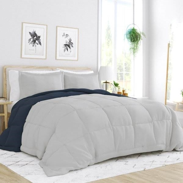 Full/Queen 3-Piece Microfiber Reversible Comforter Set in Navy Blue and Grey W2B