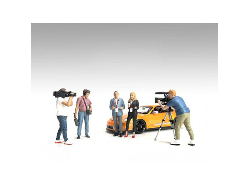 "On-Air" 6 piece Figures and Accessory Set for 1/24 Scale Models by American Diorama American Diorama