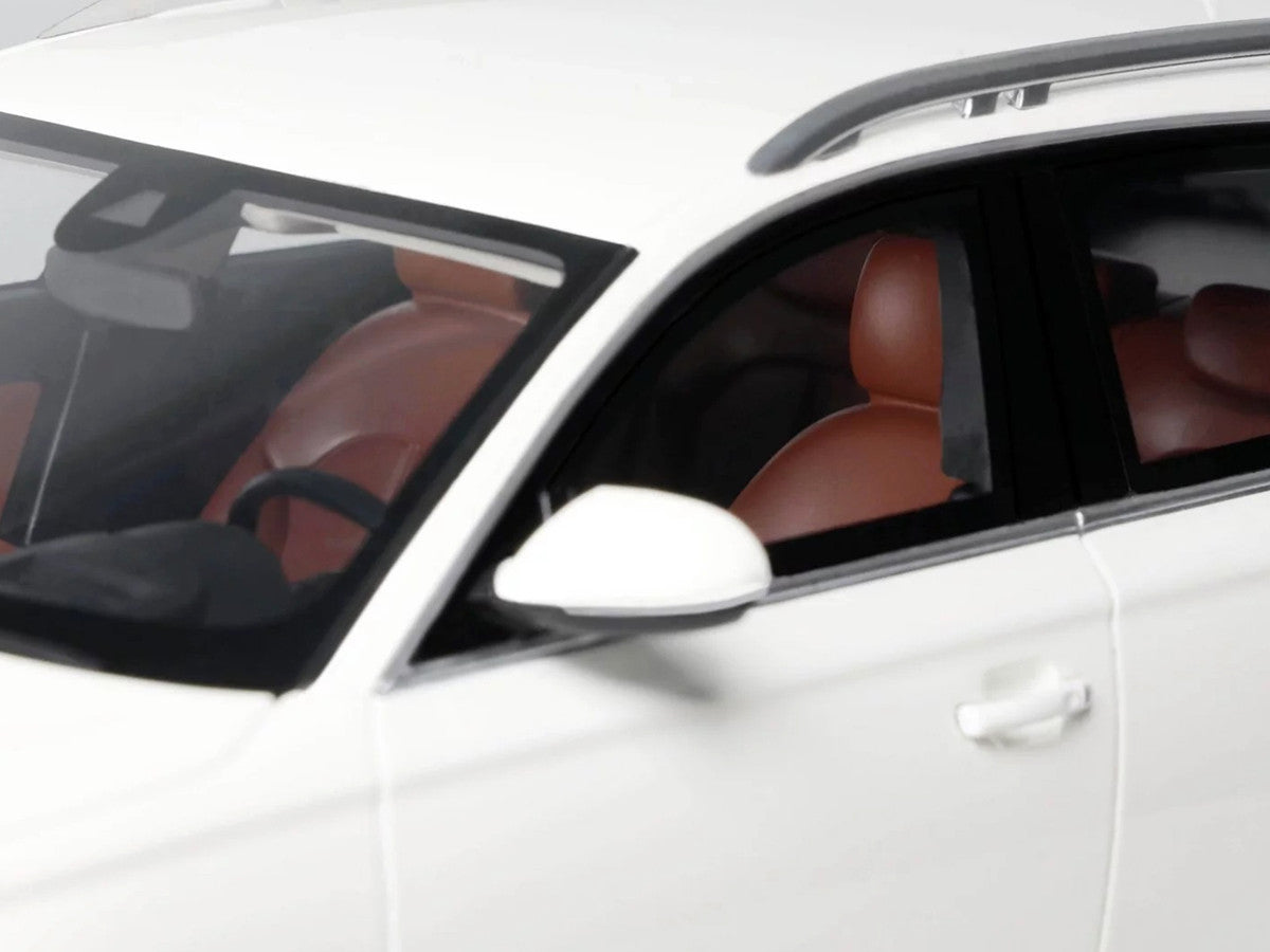 2015 Audi C7 All Road Ibis White 1/18 Model Car by Otto Mobile Otto Mobile