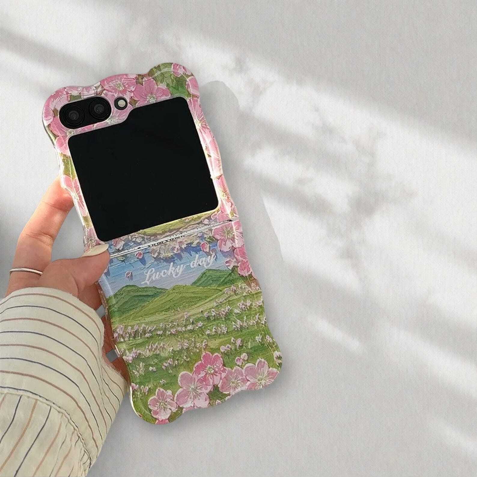 Cute Floral Bracelet Phone Case for Samsung Galaxy Z Flip 3 4 5 6 - Wave Pattern Shockproof Cover with Wrist Strap Accessory W2B