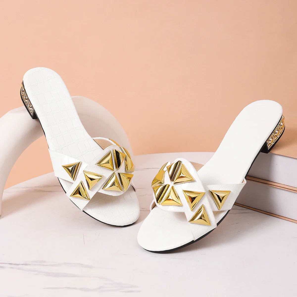 Summer Women Shoes Ladies Flip Flops Designer Outside Female Slippers Summer New Luxury Sandals Fashion Walking Open Toe Slides LadyShow.Store