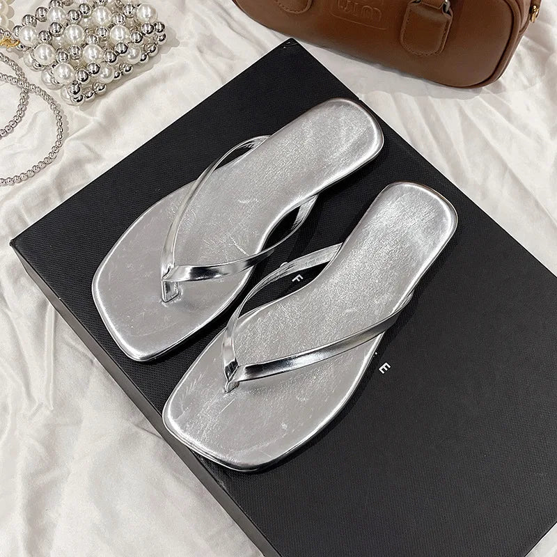 new Spring/summer/women pu slippers beach sandals outdoor wild fashion ladies square head flip flops LadyShow.Store