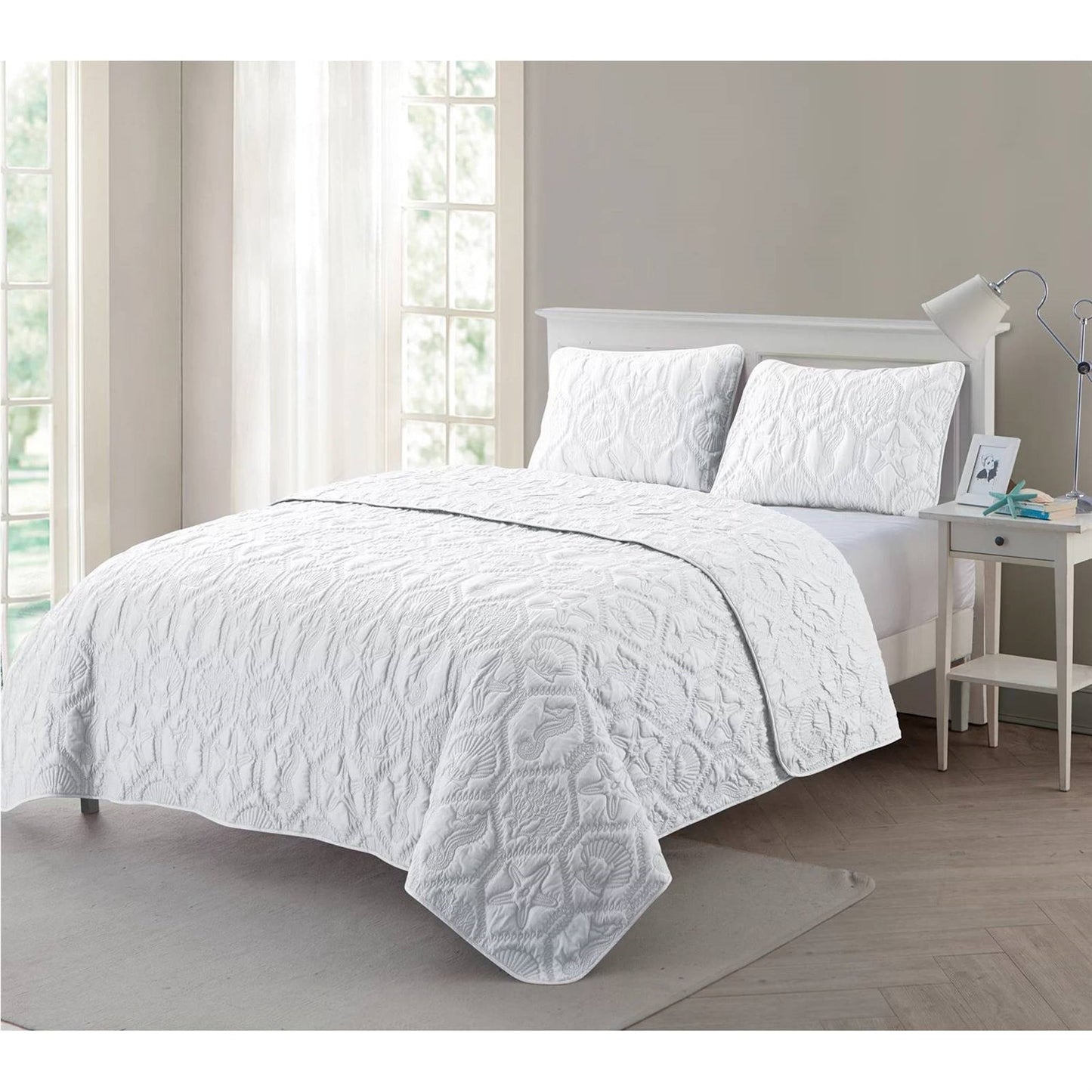 Queen size Coastal Beach Seashells Starfish Sea Horse White 3-Piece Quilt Set FastFurnishings