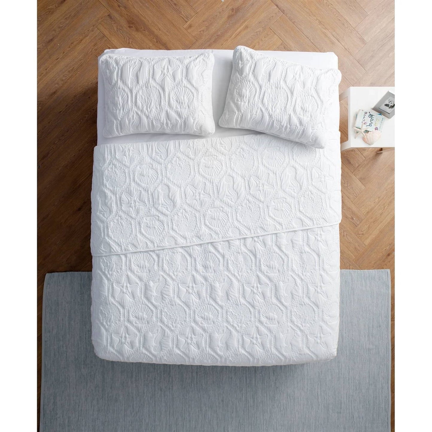Queen size Coastal Beach Seashells Starfish Sea Horse White 3-Piece Quilt Set FastFurnishings