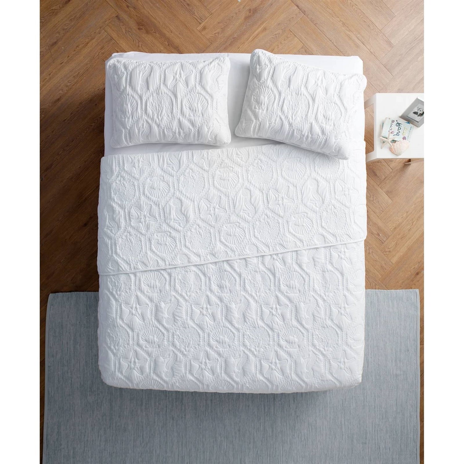 Queen size Coastal Beach Seashells Starfish Sea Horse White 3-Piece Quilt Set FastFurnishings
