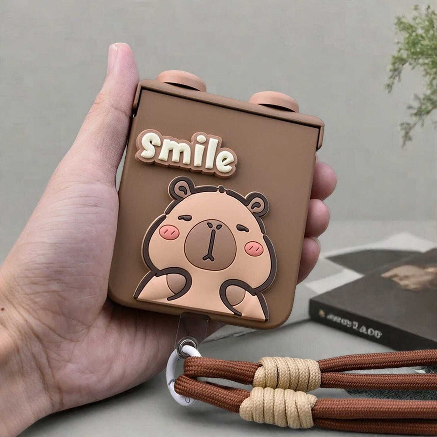Cute Chain Bracelet Case for Z Flip 3 4 5 6, Razr 40 50 Ultra, Xiaomi Mix Flip - Hinge Cover with Fun & Stylish Protection W2B