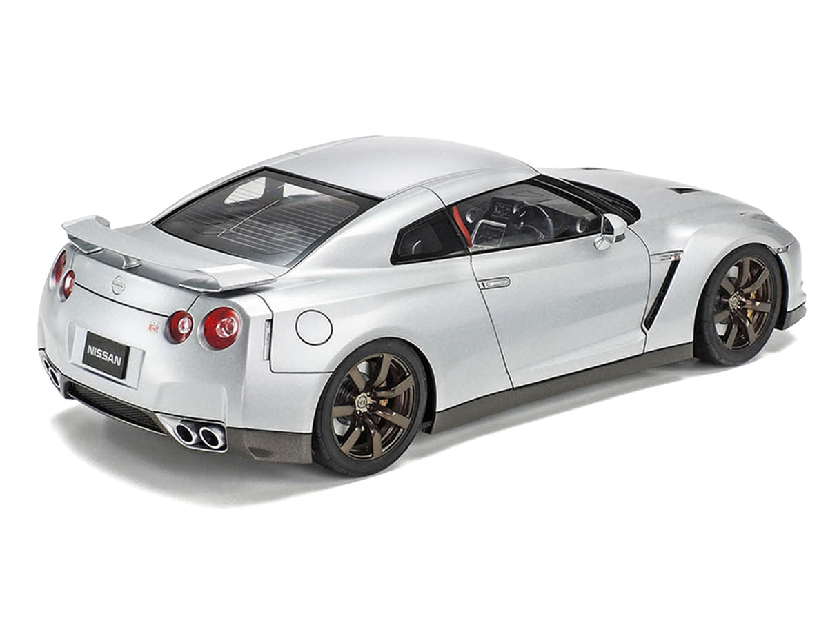 Model Kit Nissan GT-R (R35) 1/24 Scale Model by Tamiya Tamiya