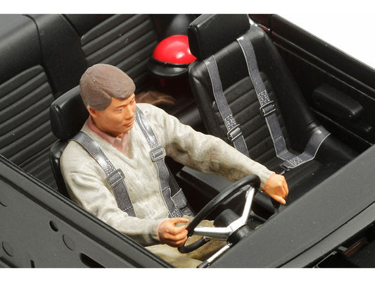 Model Kit Nissan Skyline 2000 GT-R Street-Custom with Figure 1/24 Scale Model by Tamiya Tamiya