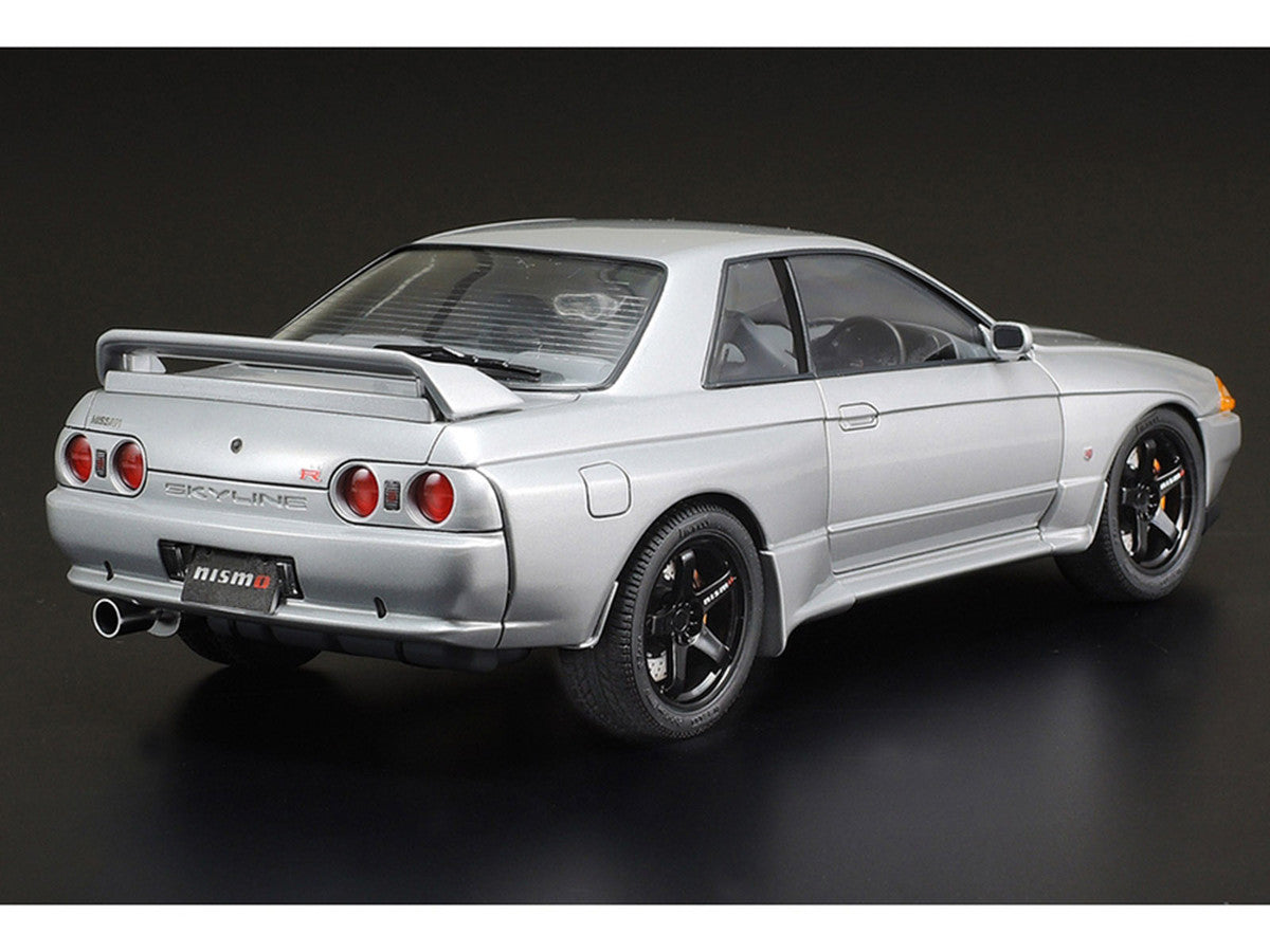 Model Kit Nissan Skyline GT-R (R32) Nismo-Custom 1/24 Scale Model by Tamiya Tamiya