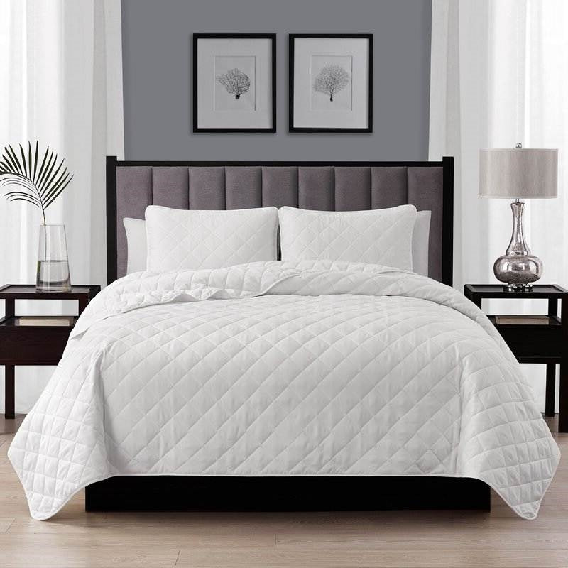 Twin/Twin XL 2-Piece White Polyester Microfiber Diamond Quilted Quilt Set FastFurnishings