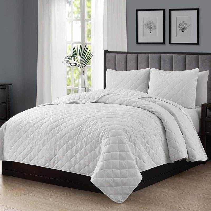 Twin/Twin XL 2-Piece White Polyester Microfiber Diamond Quilted Quilt Set FastFurnishings