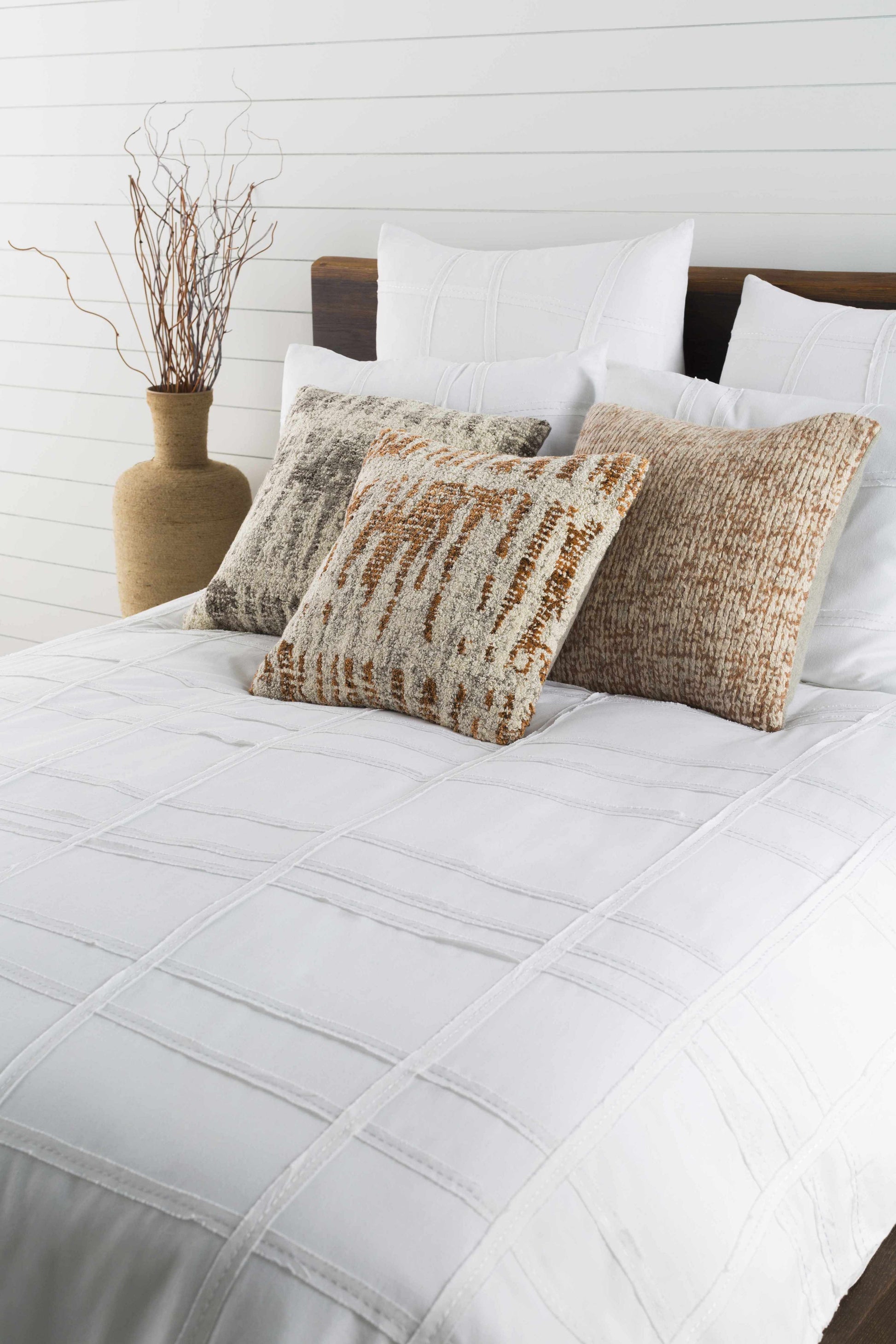 Valladolid White Upholstered Bedding-1