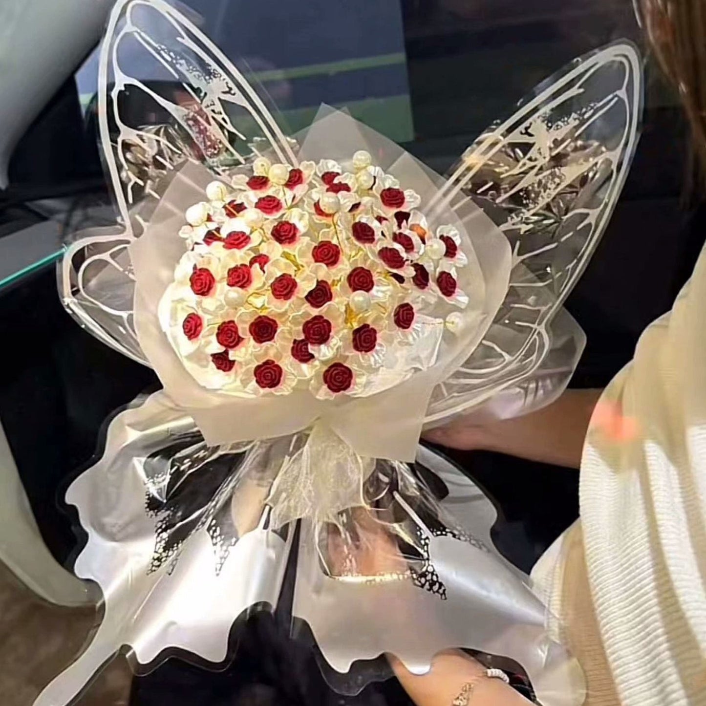 Dreamy Butterfly Rose Hand Bouquetperfect Rose Arrangement For Valentines Day Ideal As A Gift For Your Girlfriend Or Bestie CJD