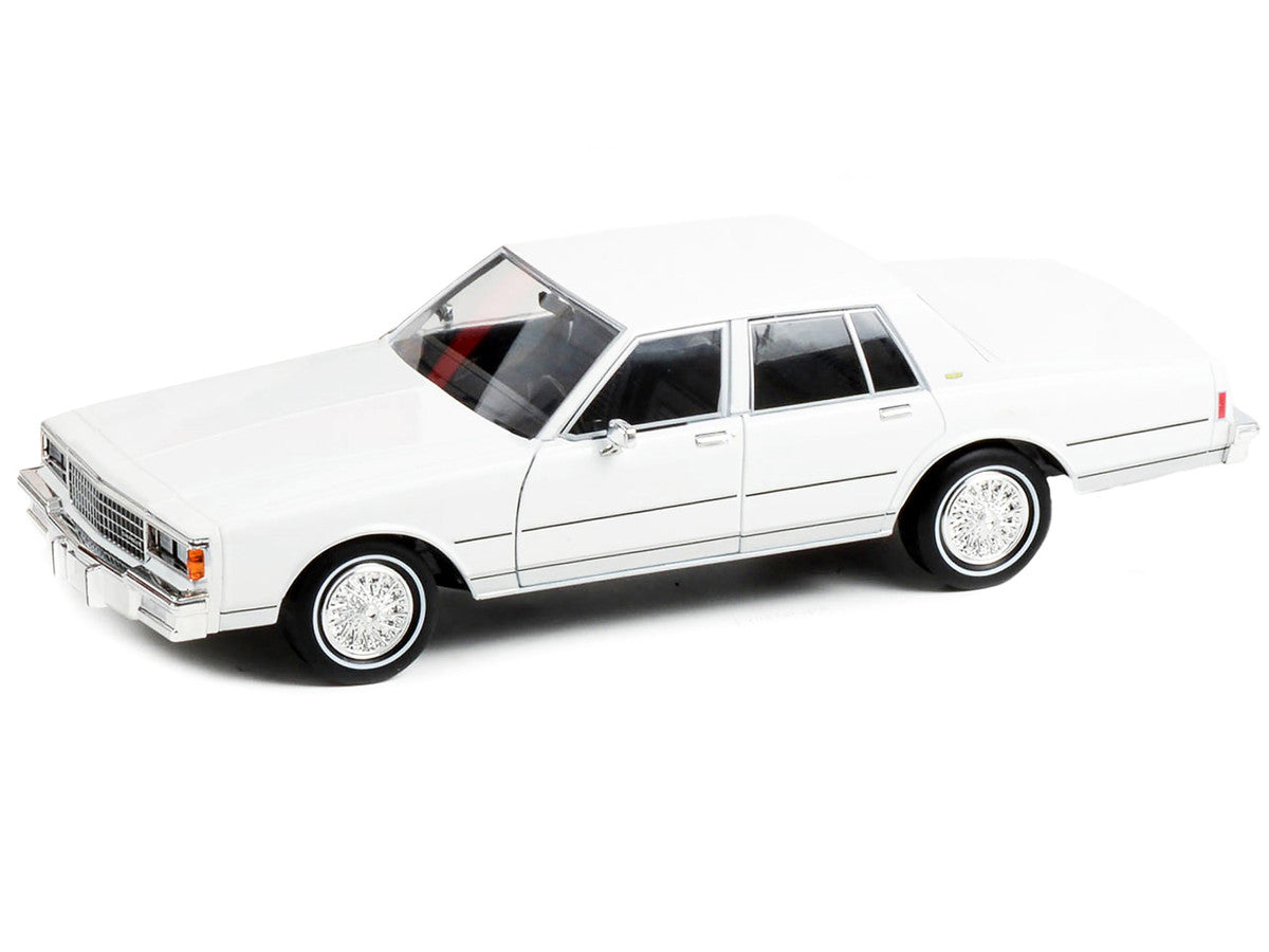 1980 Chevrolet Caprice Classic White "The A-Team" (1983-1987) TV Series "Artisan Collection" 1/18 Diecast Model Car by Greenlight Greenlight