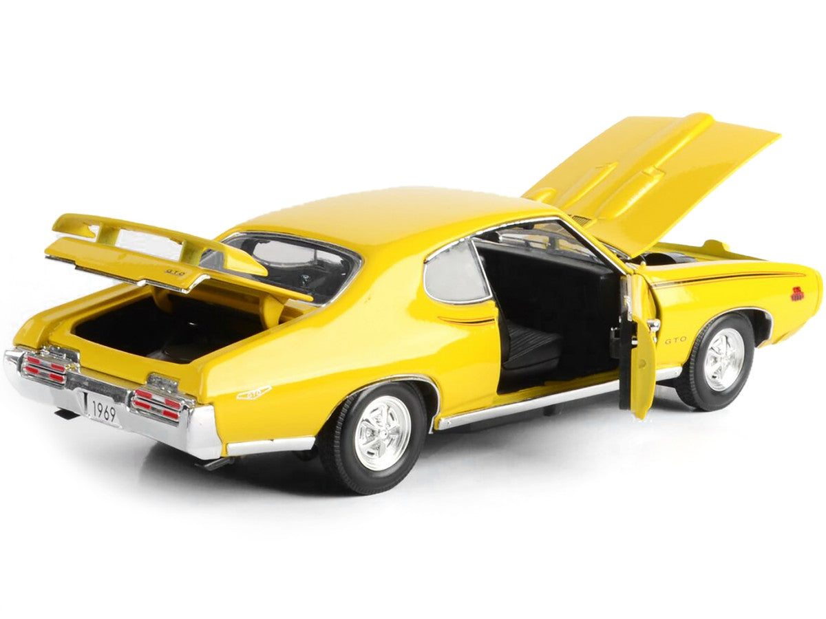 1969 Pontiac GTO Judge Yellow 1/18 Diecast Model Car by Motormax Motormax