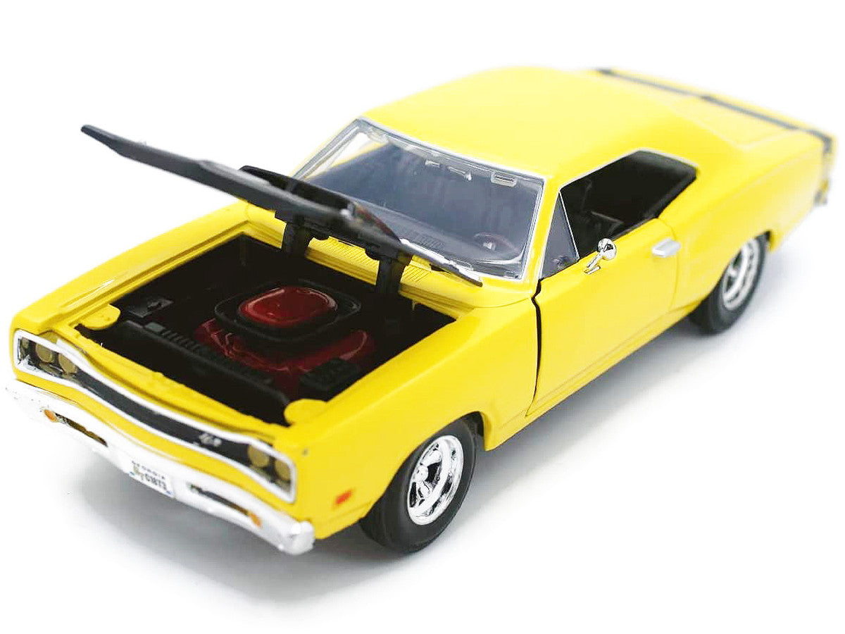 1969 Dodge Coronet Super Bee Yellow 1/24 Diecast Car Model by Motormax-2