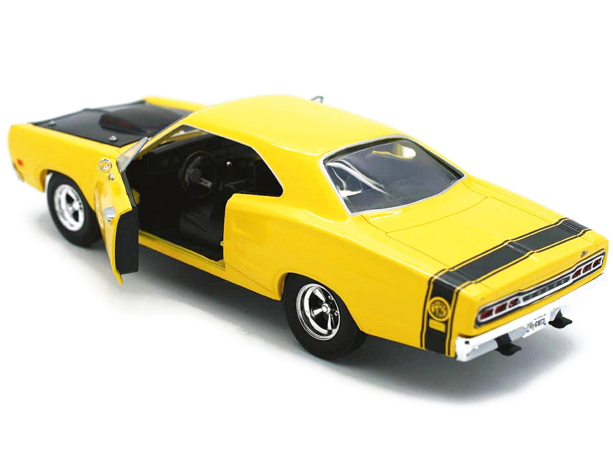1969 Dodge Coronet Super Bee Yellow 1/24 Diecast Car Model by Motormax-1