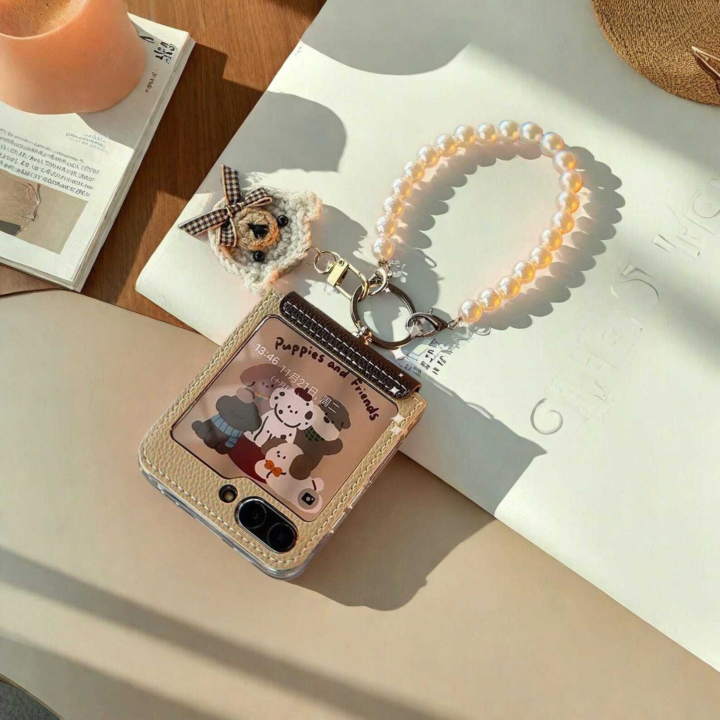 Pearl Bracelet Leather Case for Samsung Z Flip 5 6 - Stylish Chain Cover with Hinge Protection, Chic and Functional Design W2B