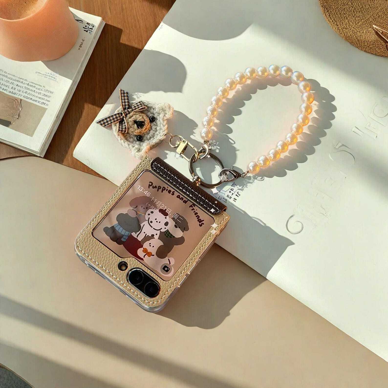 Pearl Bracelet Leather Case for Samsung Z Flip 5 6 - Stylish Chain Cover with Hinge Protection, Chic and Functional Design W2B