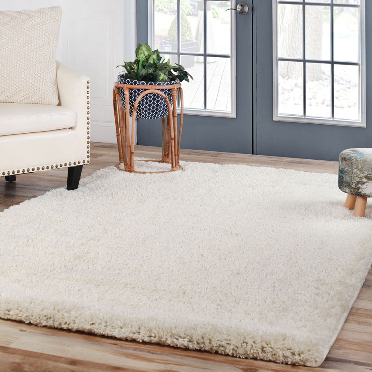 5' X 8' Ivory Shag Stain Resistant Area Rug