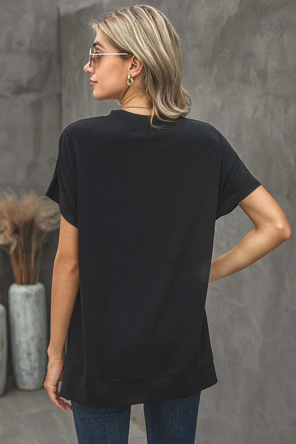 Round Neck Short Sleeve Solid Color Tee