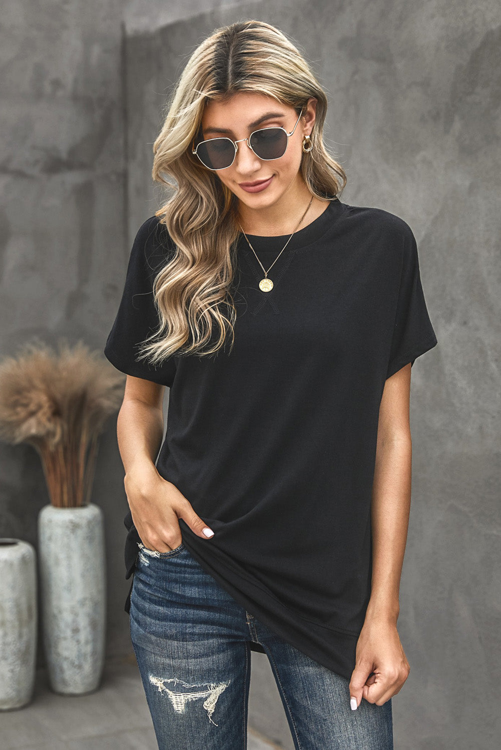 Round Neck Short Sleeve Solid Color Tee