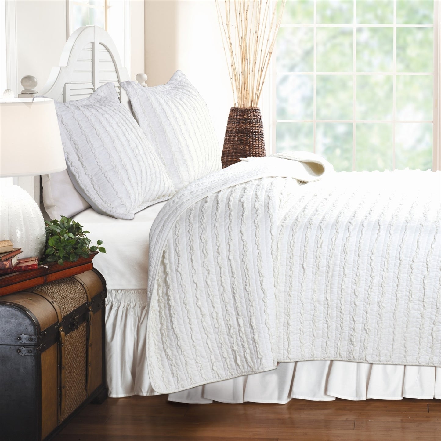 Twin Oversized 3-Piece Quilt Set White 100% Cotton Ruffles Pre-Washed